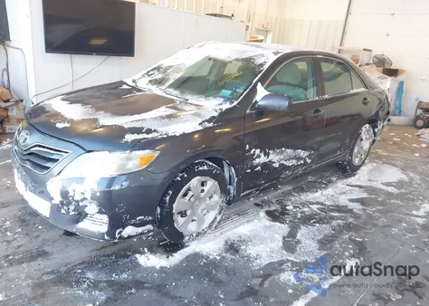 2010 Toyota Camry Le z USA, uszkodzony, nr VIN 4T1BF3EK7AU009352